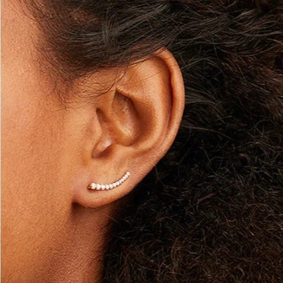 Mejuri: 14k Yellow Gold and Pavé Diamond Climber- ONE ONLY -LEFT EAR- New - Picture 3 of 7